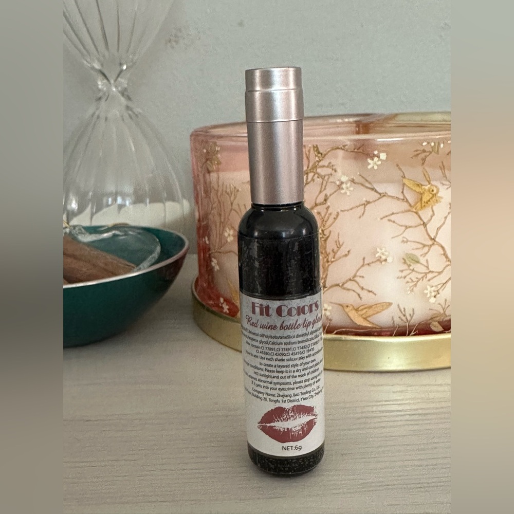 Wine Bottle shaped Lip Gloss w/ tint New & sealed